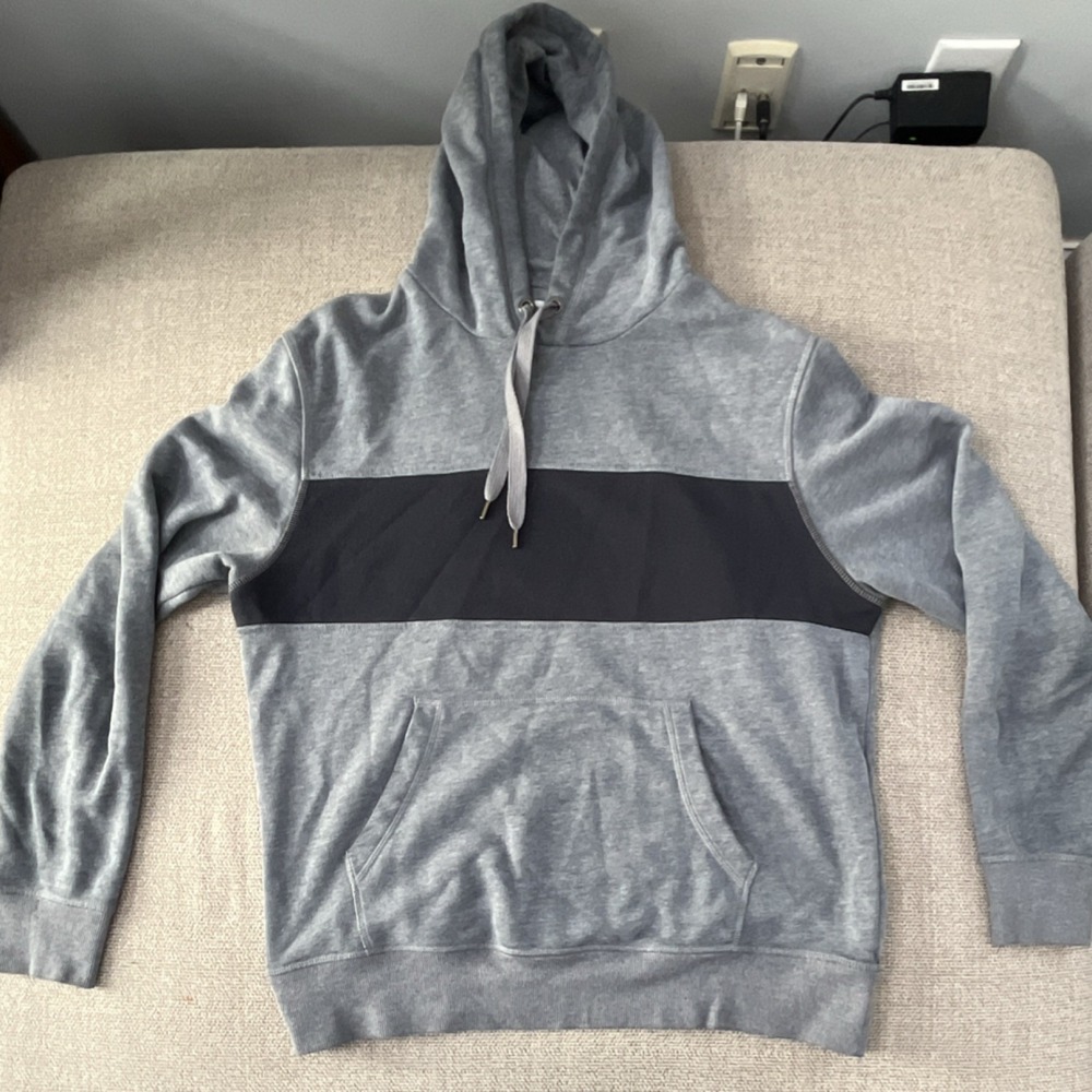 Amazon Essentials navy blue Fleece Colorblock Pullover Hoodie Men's M - Picture 1 of 9